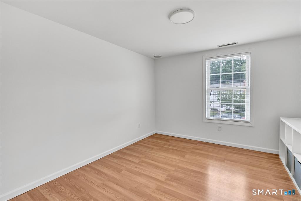 171 Henderson Road Fairfield, CT 06824 - Photo 25 of 37