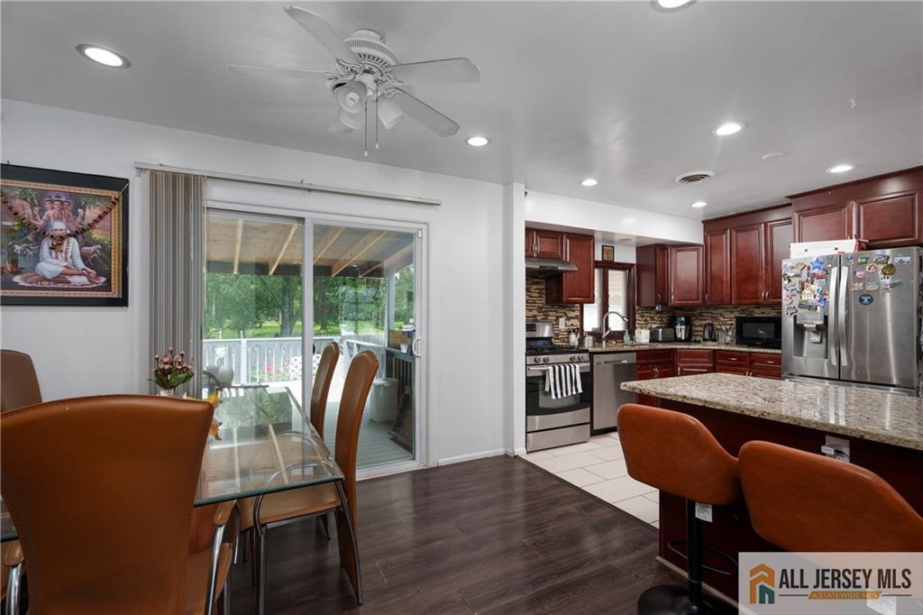 984 New Dover Road Edison, NJ 08820 - Photo 6 of 30