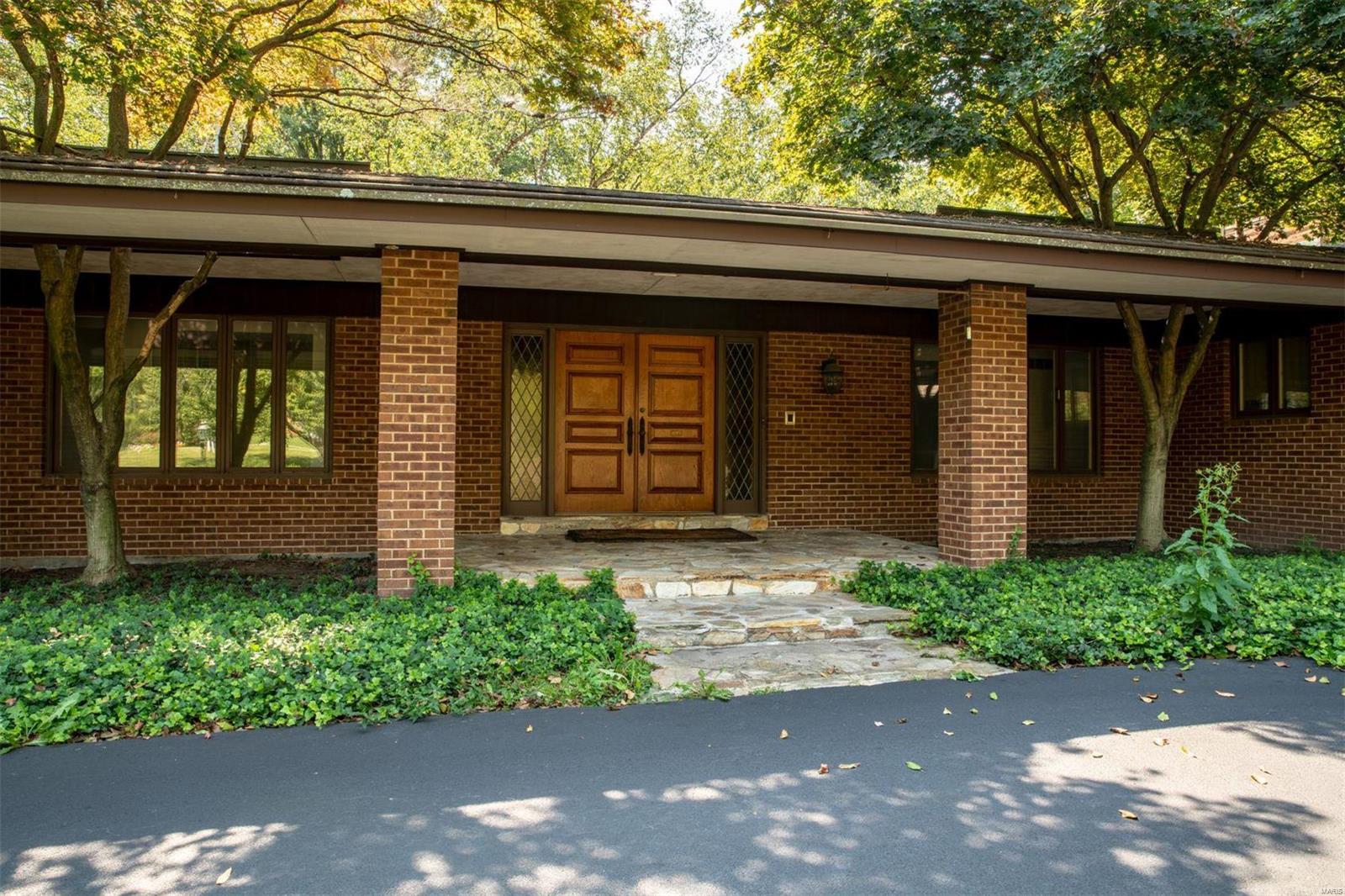 10166 Winding Ridge Road Ladue, MO 63124 - Photo 1 of 17 Gallery Image 1