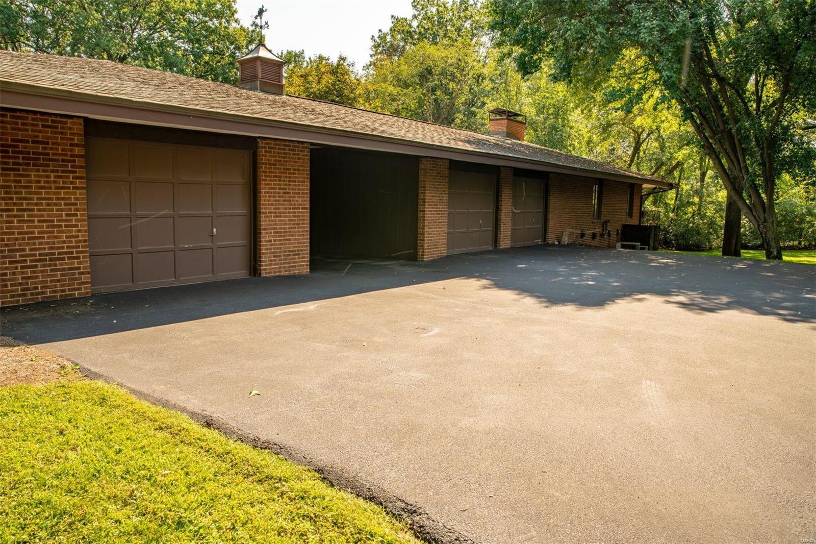 10166 Winding Ridge Road Ladue, MO 63124 - Photo 13 of 17 Gallery Image 13