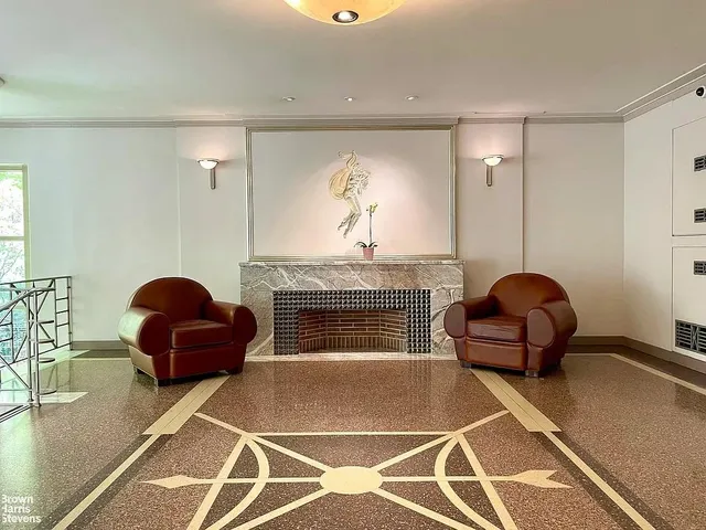 $575,000 | 333 West 57th Street, Unit 302 | Hell's Kitchen