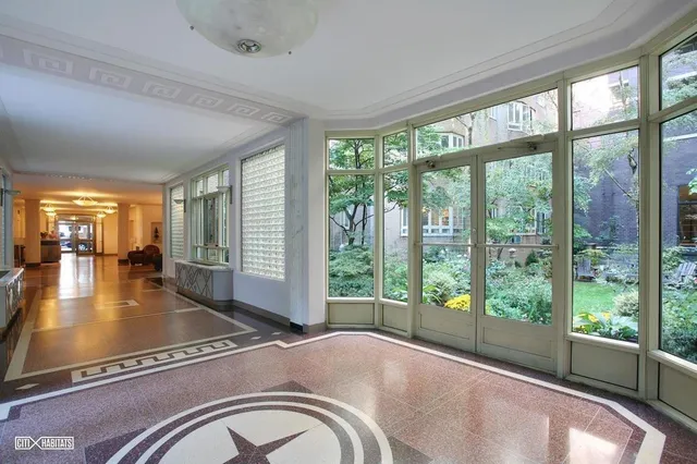 $575,000 | 333 West 57th Street, Unit 302 | Hell's Kitchen