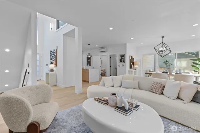 $2,000,000 | 4103 151st Avenue Southeast, Bellevue, WA 98006