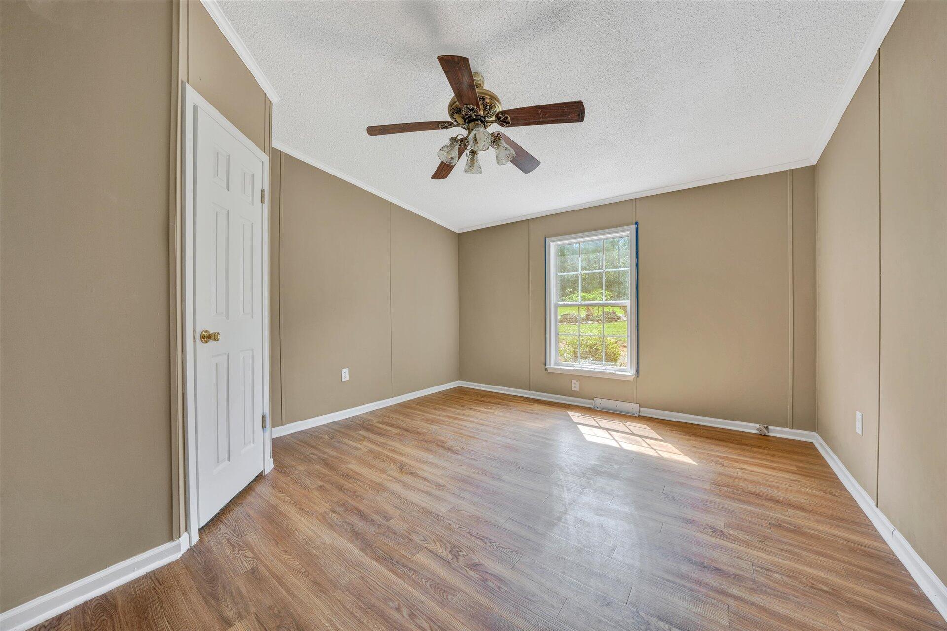 1379 Ridgewood Road Huddleston, VA 24104 - Photo 13 of 26 13-DSC00022