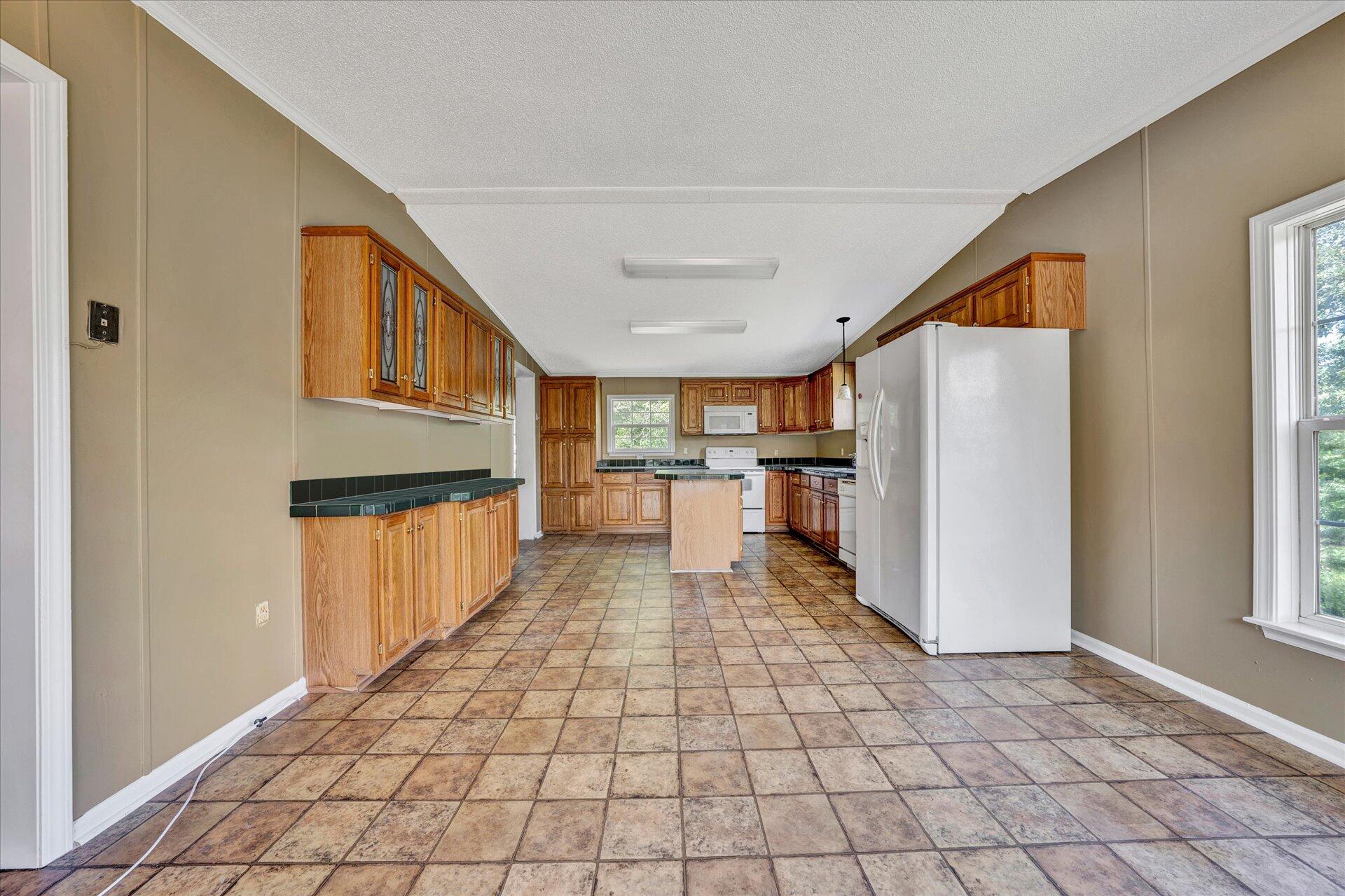 1379 Ridgewood Road Huddleston, VA 24104 - Photo 5 of 26 05-Screenshot 2022-07-13 071131