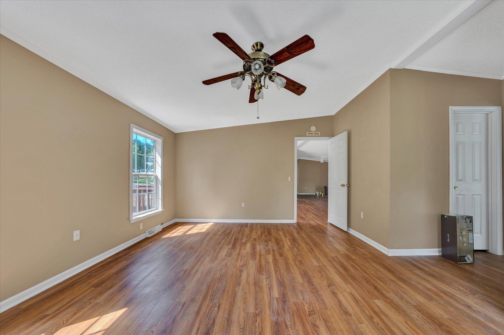 1379 Ridgewood Road Huddleston, VA 24104 - Photo 9 of 26 09-DSC00010