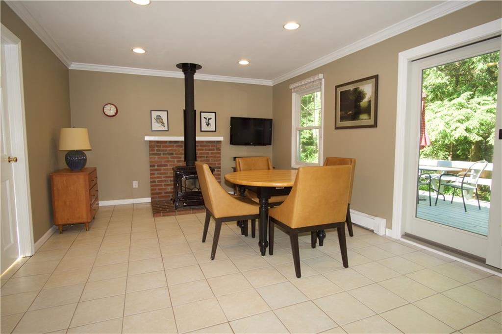 2 Hemlock Road Brunswick, ME 04011 - Photo 14 of 34 Eating area adjoining the kitchen...