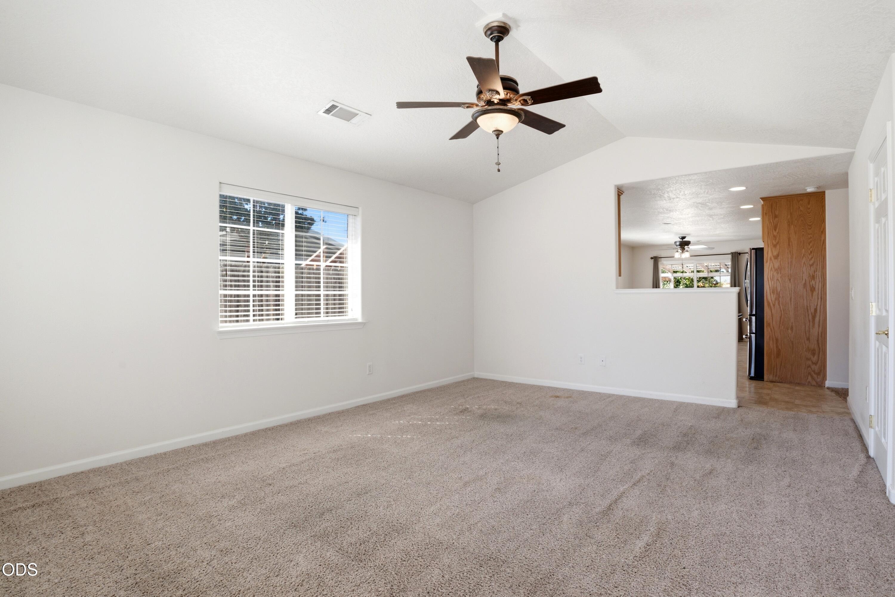 1005 North 10th Street Central Point, OR 97502 - Photo 5 of 21