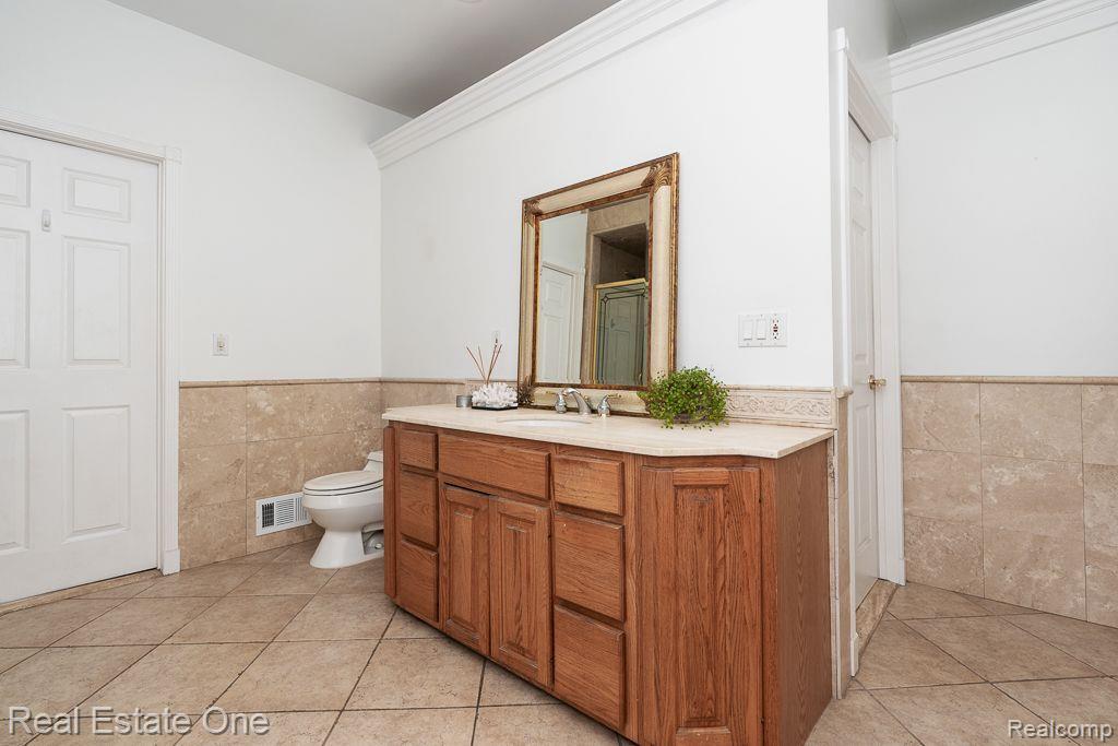 2173 Bonnie Brae Street Rochester Hills, MI 48309 - Photo 16 of 29