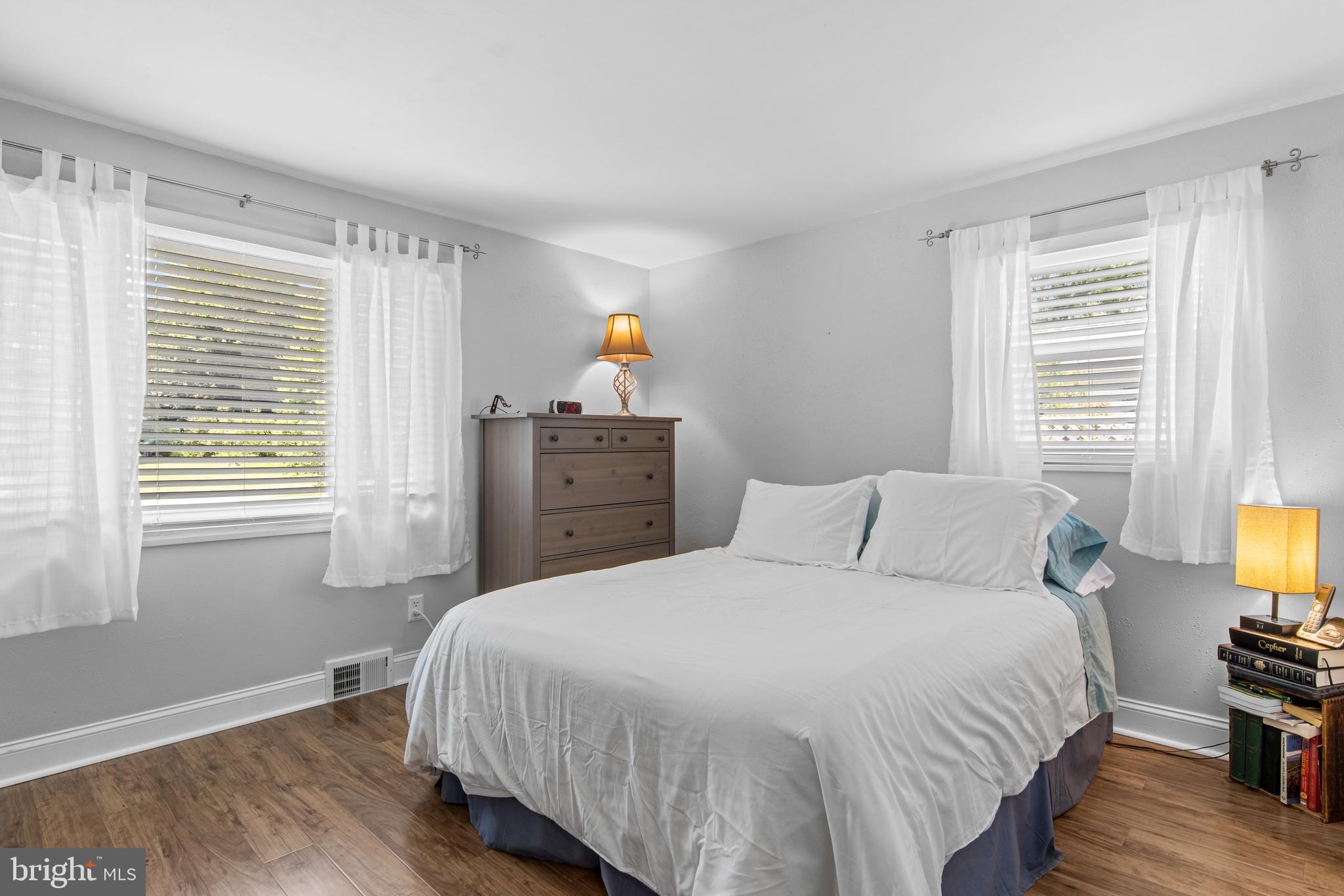 8 Leslie Lane Wallingford, PA 19086 - Photo 17 of 34 Primary Bedroom