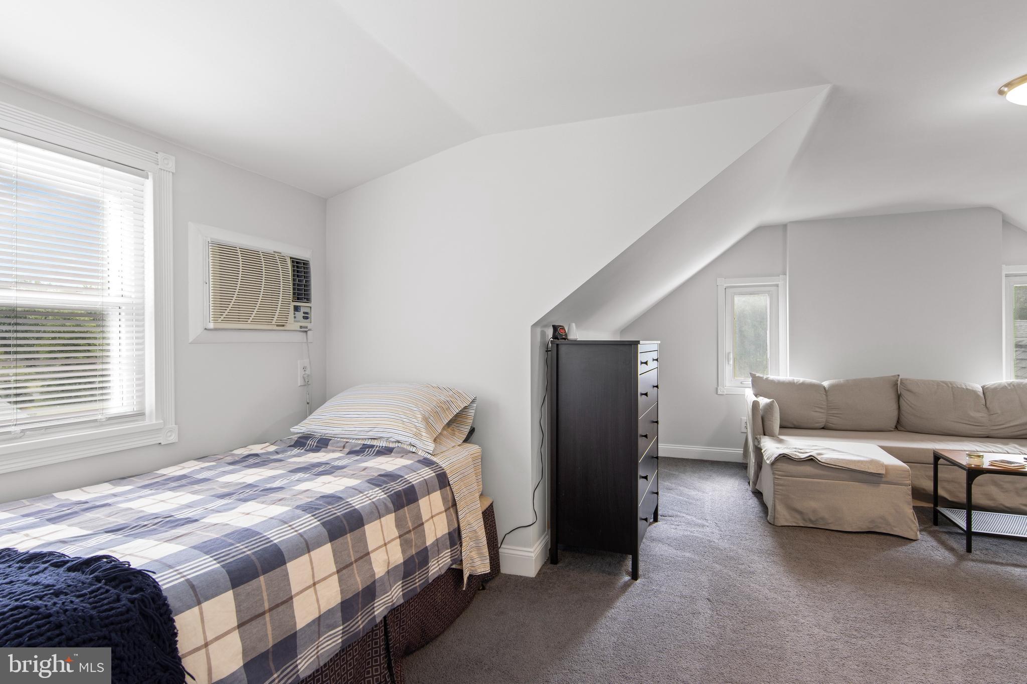 8 Leslie Lane Wallingford, PA 19086 - Photo 20 of 34 3rd Bedroom