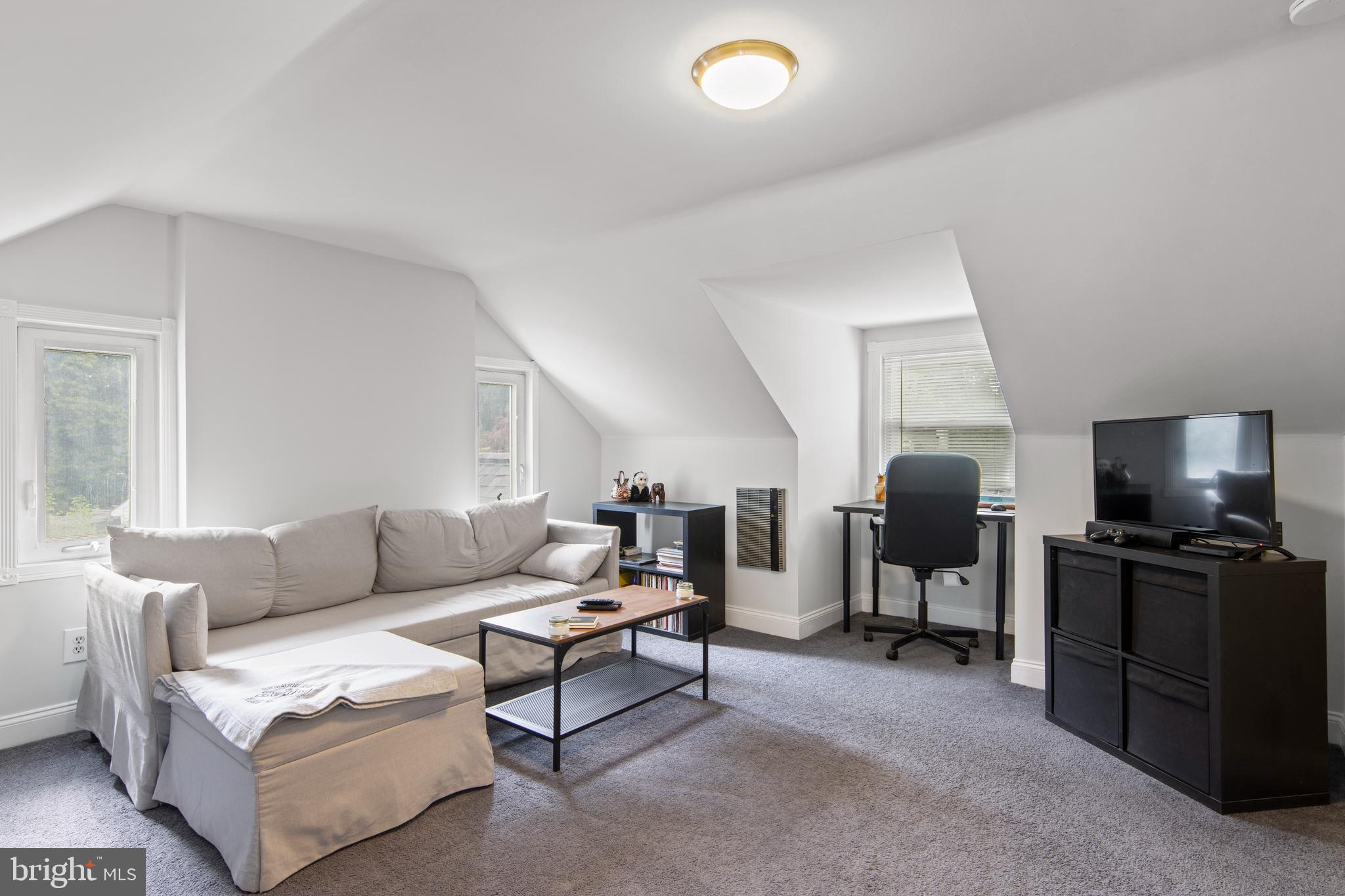 8 Leslie Lane Wallingford, PA 19086 - Photo 21 of 34 3rd Bedroom