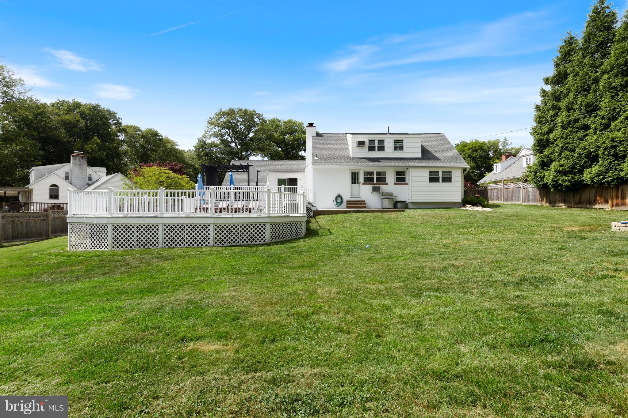 8 Leslie Lane Wallingford, PA 19086 - Photo 29 of 34 Exterior Rear