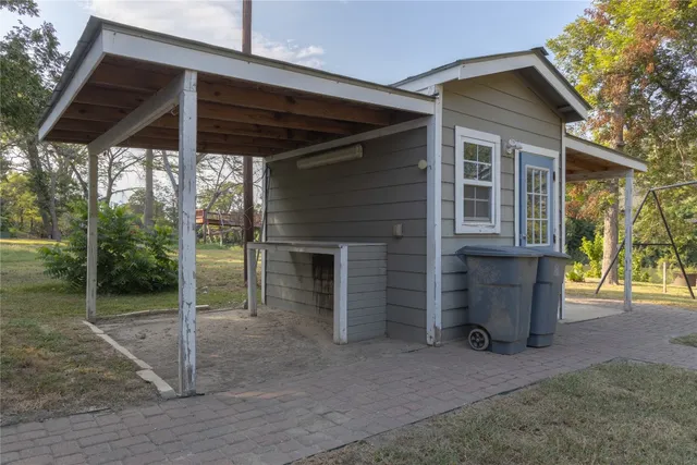 a view of a storage & utility room