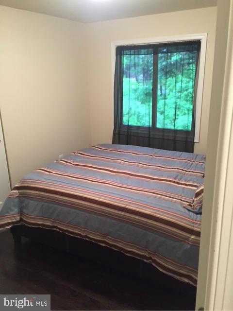 612 Dover Road Pasadena, MD 21122 - Photo 14 of 30 Bedroom 2 queen size bed