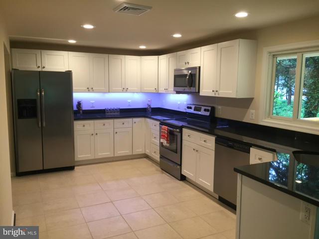 612 Dover Road Pasadena, MD 21122 - Photo 4 of 30 Kitchen