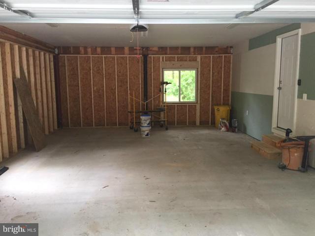612 Dover Road Pasadena, MD 21122 - Photo 7 of 30 garage
