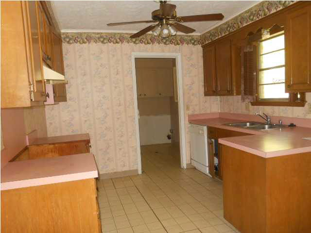 609 Upper Darby Road Jackson, MS 39212 - Photo 3 of 11 Kitchen