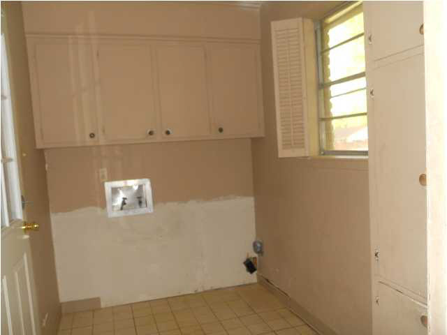 609 Upper Darby Road Jackson, MS 39212 - Photo 8 of 11 Laundry