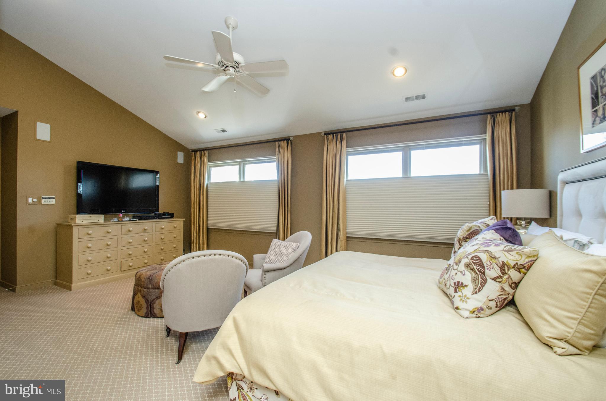 6917 Diana Road Baltimore, MD 21209 - Photo 13 of 18 Gallery Image 13