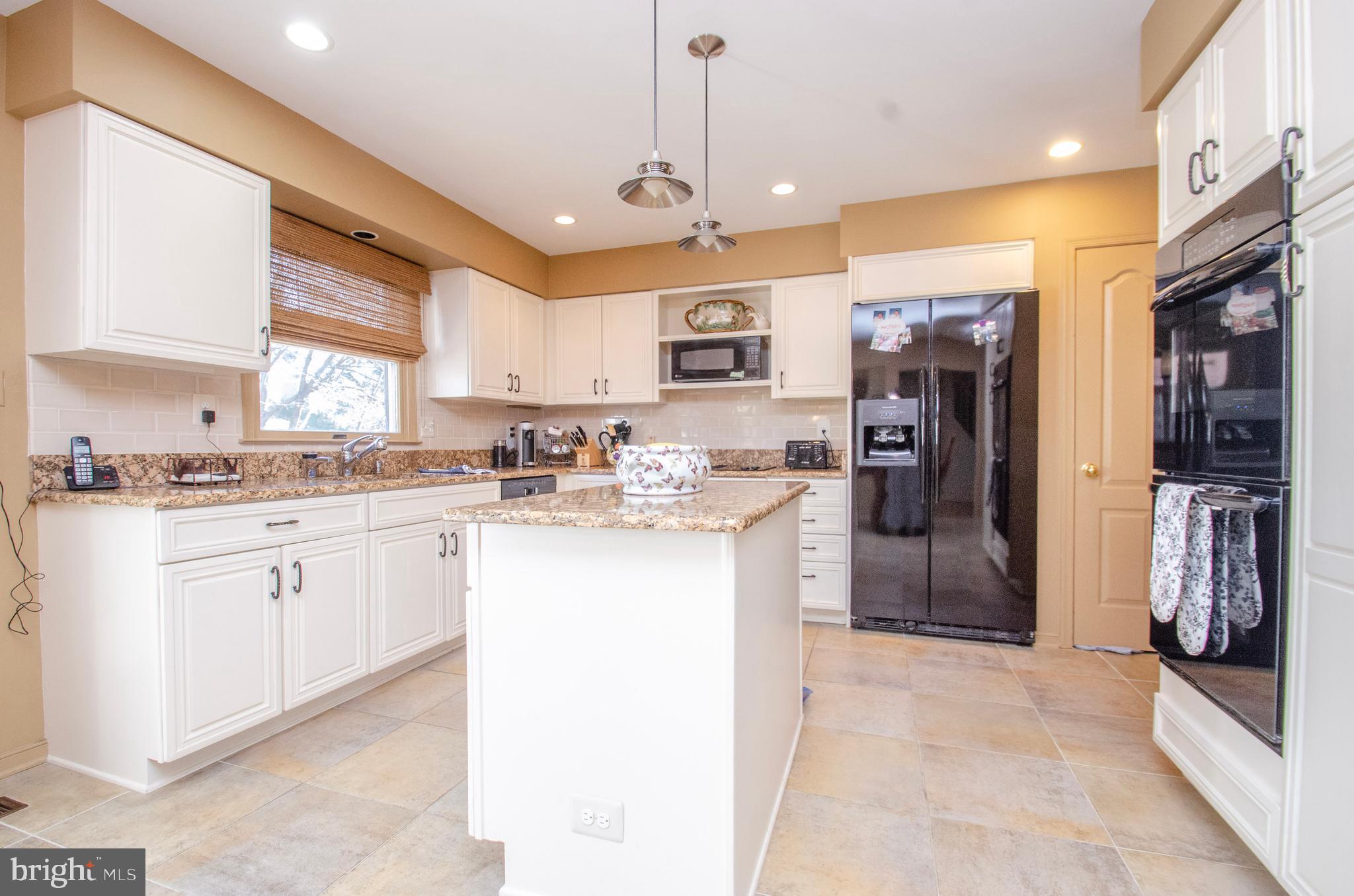 6917 Diana Road Baltimore, MD 21209 - Photo 10 of 18 Gallery Image 10