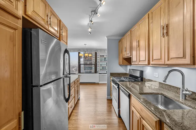 $476,000 | 1560 North Sandburg Terrace, Unit 1201J, Chicago, IL 60610