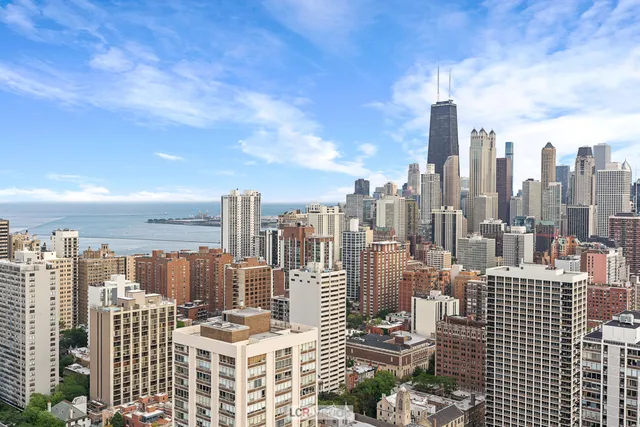 $476,000 | 1560 North Sandburg Terrace, Unit 1201J, Chicago, IL 60610