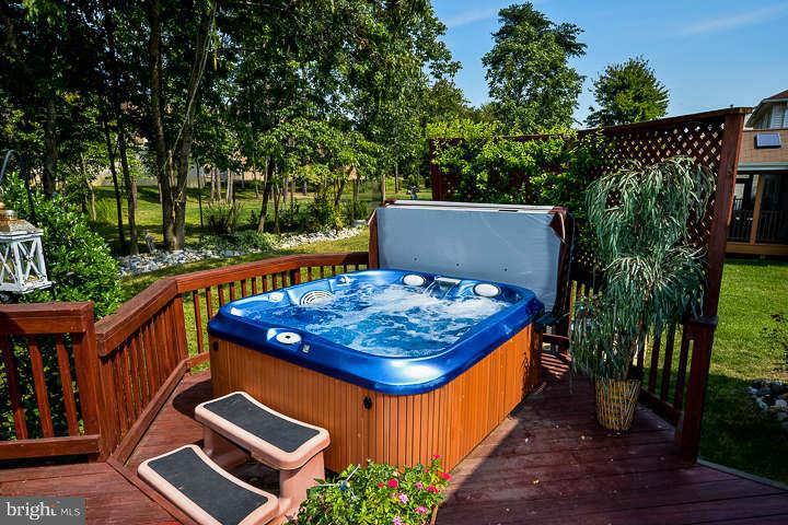 13512 Granite Rock Drive Chantilly, VA 20151 - Photo 3 of 30 Exterior (Rear)