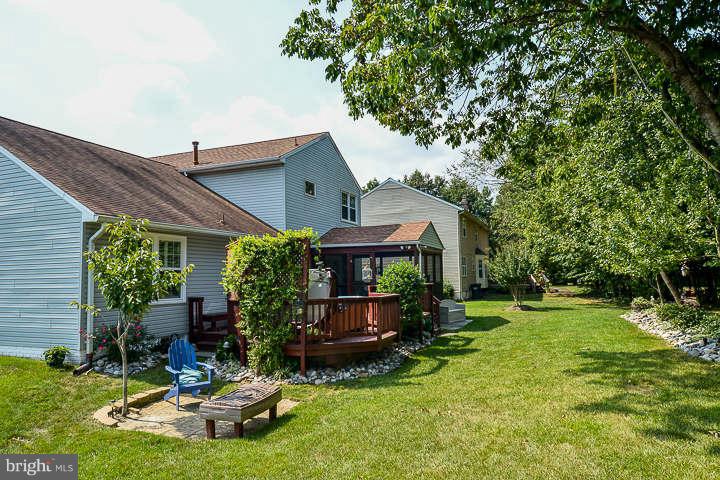 13512 Granite Rock Drive Chantilly, VA 20151 - Photo 29 of 30 Exterior (Rear)