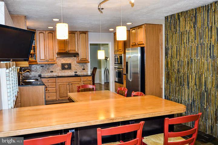 13512 Granite Rock Drive Chantilly, VA 20151 - Photo 9 of 30 Kitchen