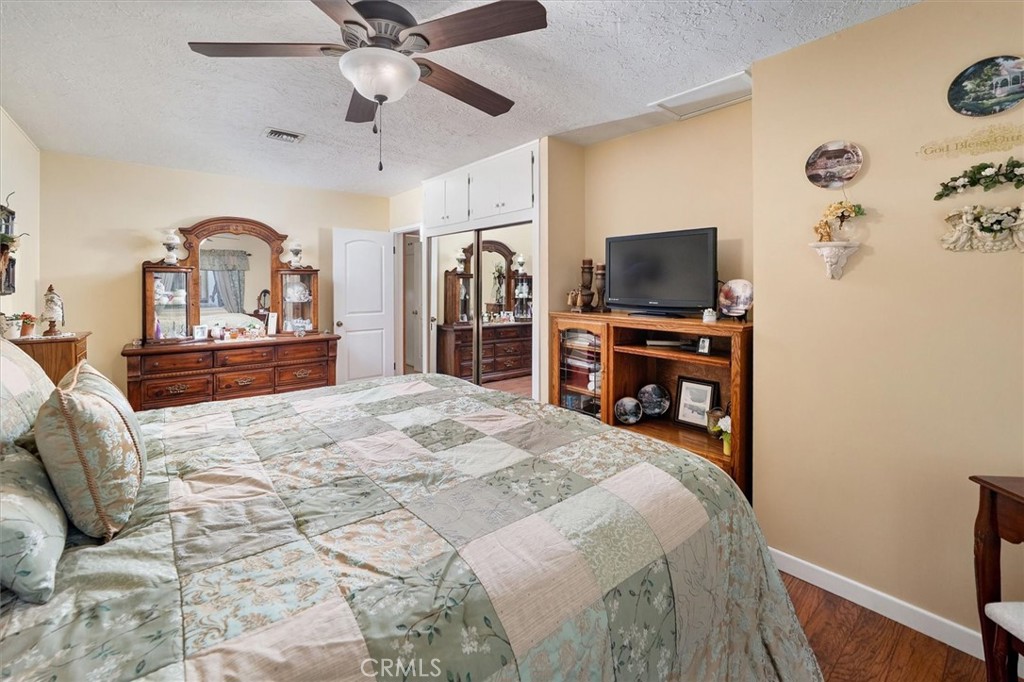 25068 Wheeler Road Newhall, CA 91321 - Photo 17 of 30 Primary bedroom