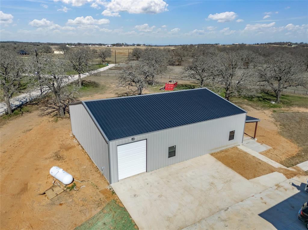 623 Lake Valley Road Sunset, TX 76270 - Photo 5 of 40