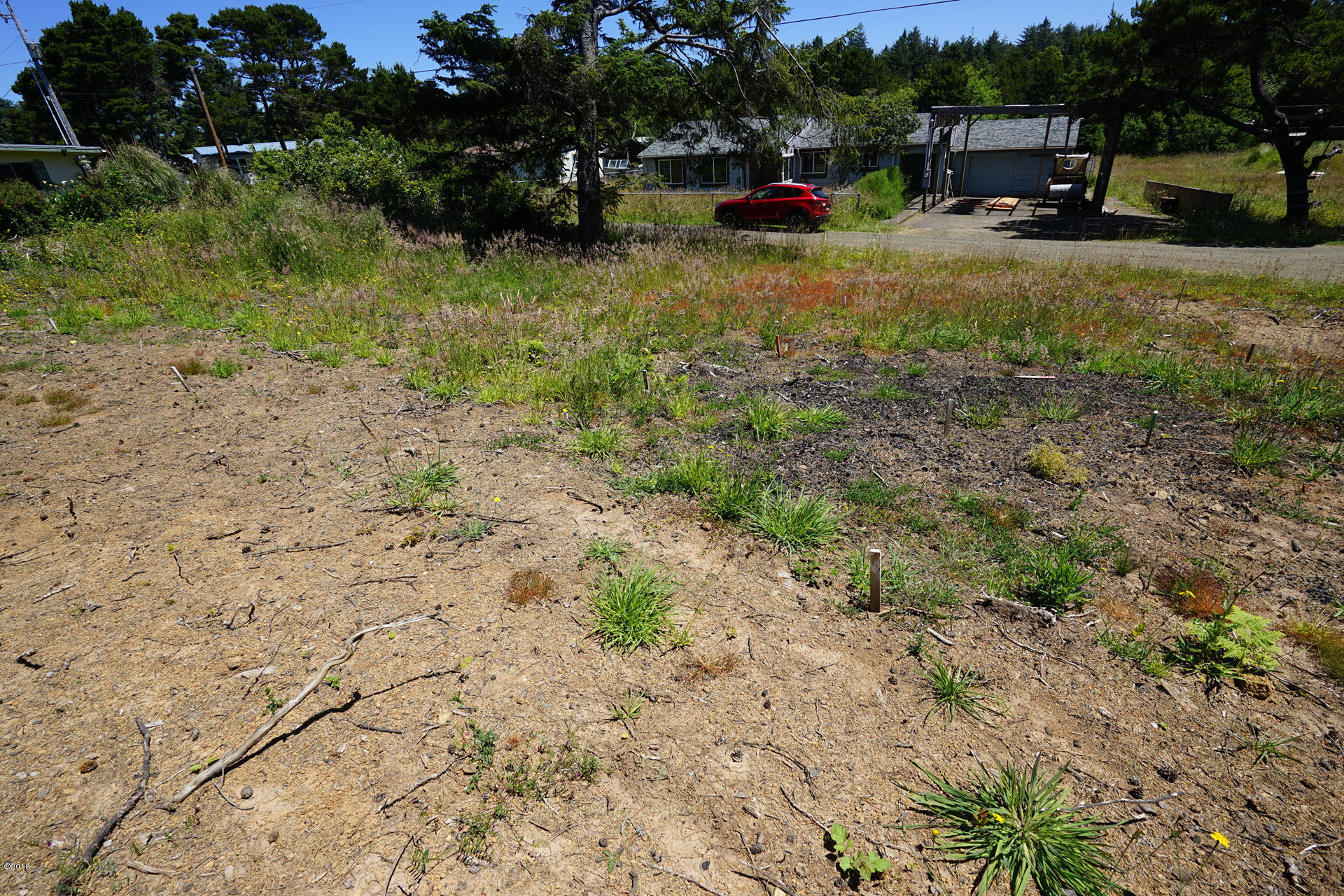 4000 Southwest Division Street Waldport, OR 97394 - Photo 10 of 10 Driveway