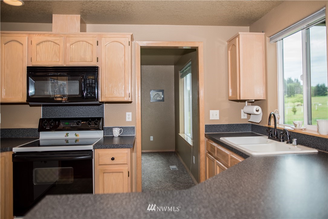 255 Grasseth Poston Road Longview, WA 98632 - Photo 12 of 36 Gallery Image 12