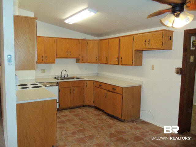 366 Wisteria Street Fairhope, AL 36532 - Photo 3 of 7