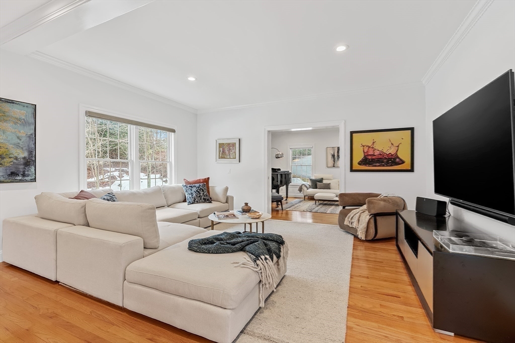 233 Rice Road Wayland, MA 01778 - Photo 4 of 38