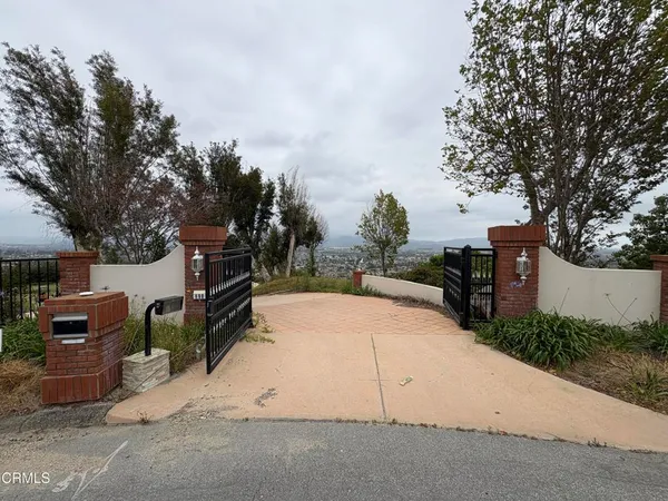 $2,250,000 | 690 Corriente Court, Camarillo, CA 93010