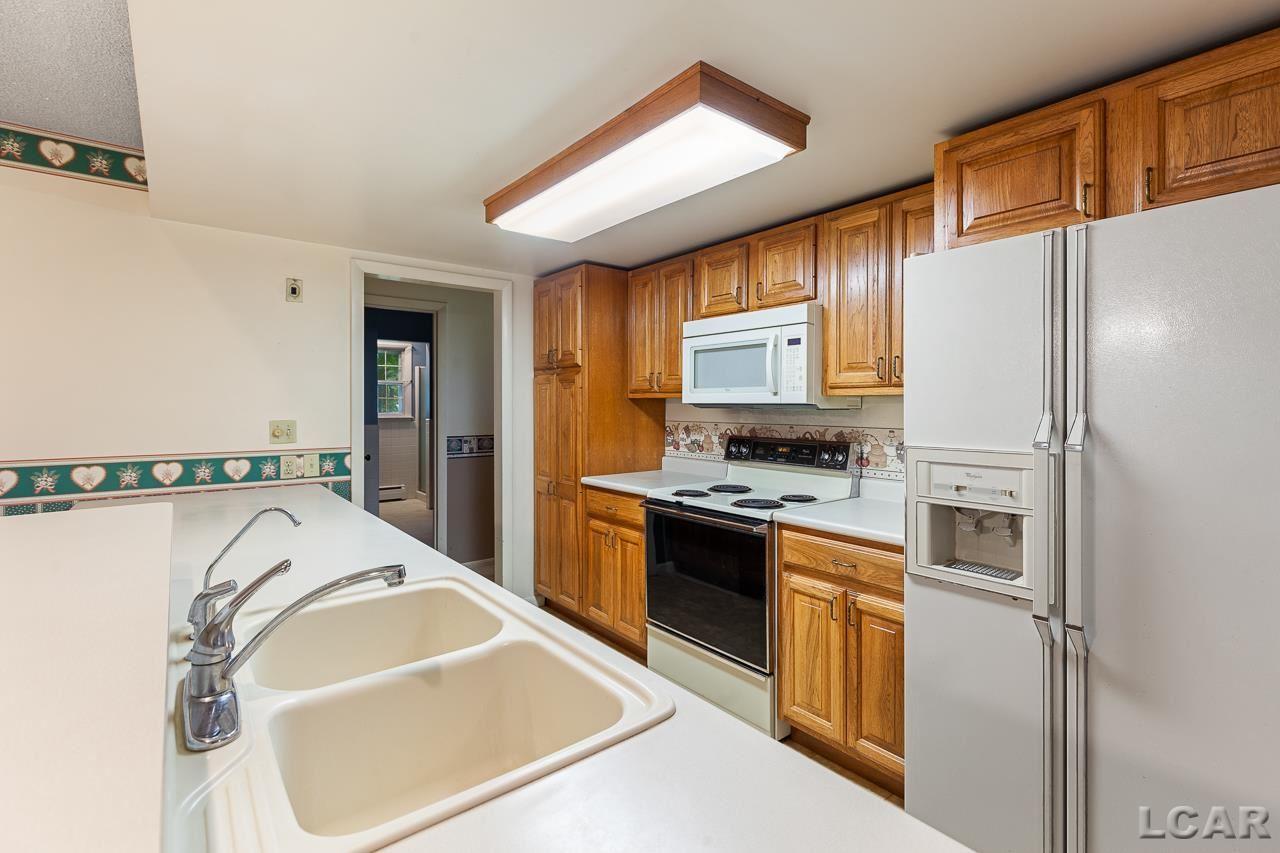 6269 Forrister Road Adrian, MI 49221 - Photo 8 of 24 50048477-7.JPG