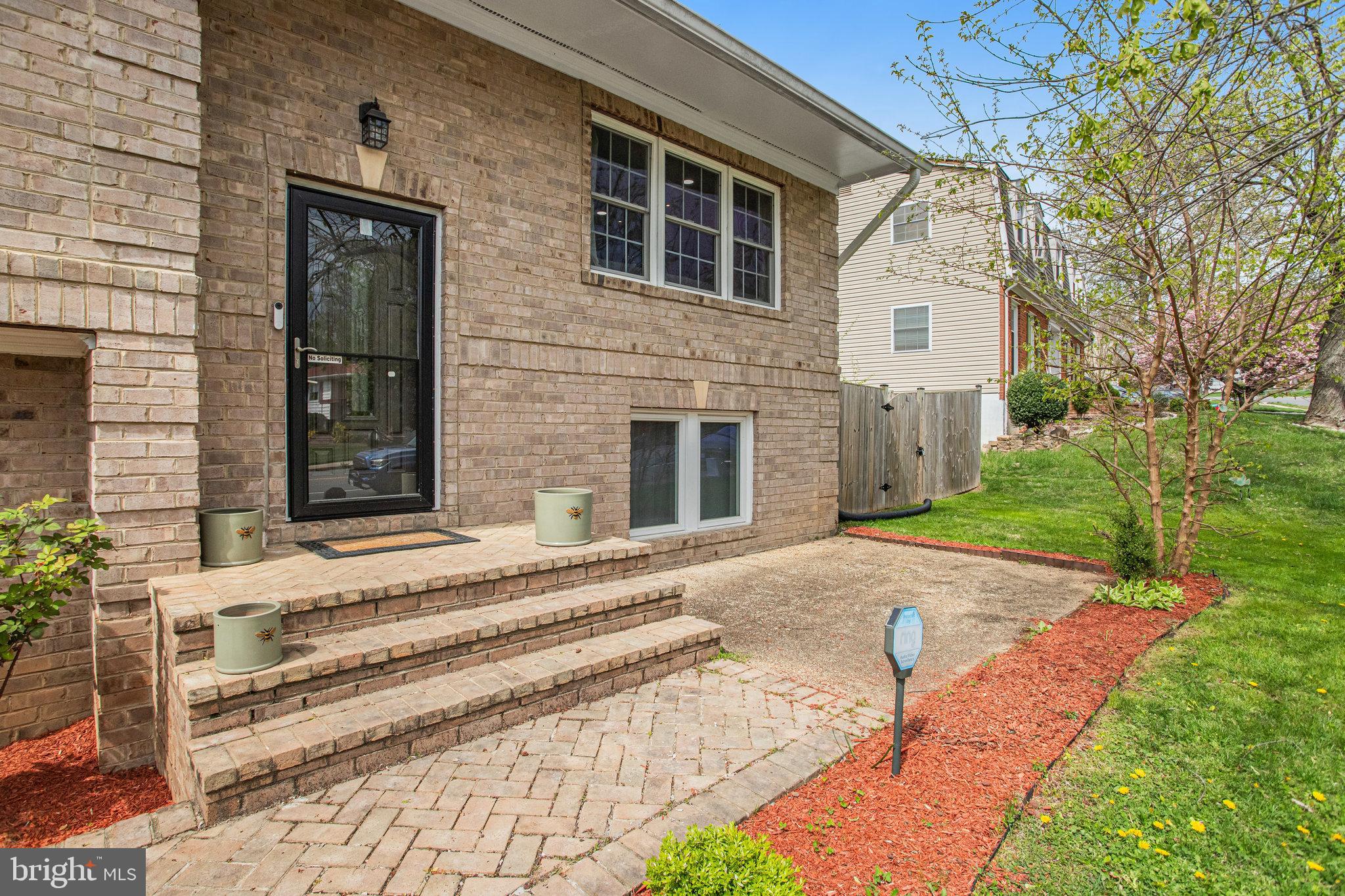 13214 Delaney Road Woodbridge, VA 22193 - Photo 2 of 21 Gallery Image 2