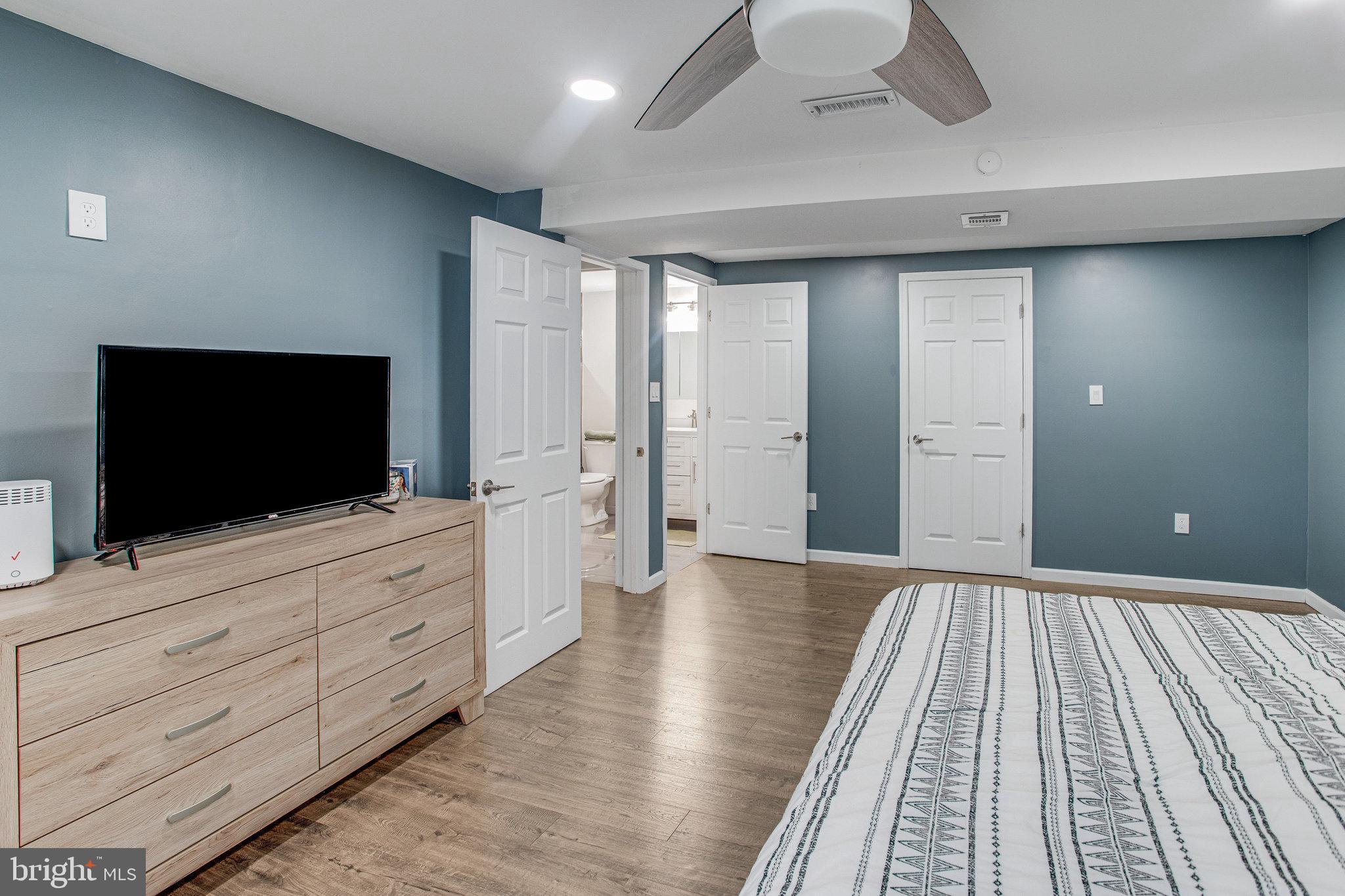 13214 Delaney Road Woodbridge, VA 22193 - Photo 9 of 21 Gallery Image 9