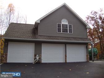 1920 Snyder Road Green Lane, PA 18054 - Photo 2 of 25 Garage