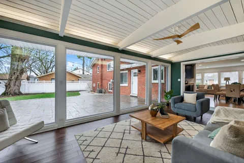 $600,000 | 307 North Derbyshire Avenue, Arlington Heights, IL 60004
