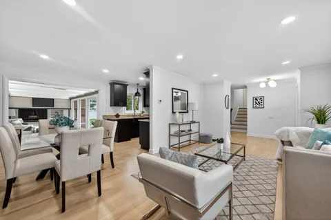 $600,000 | 307 North Derbyshire Avenue, Arlington Heights, IL 60004
