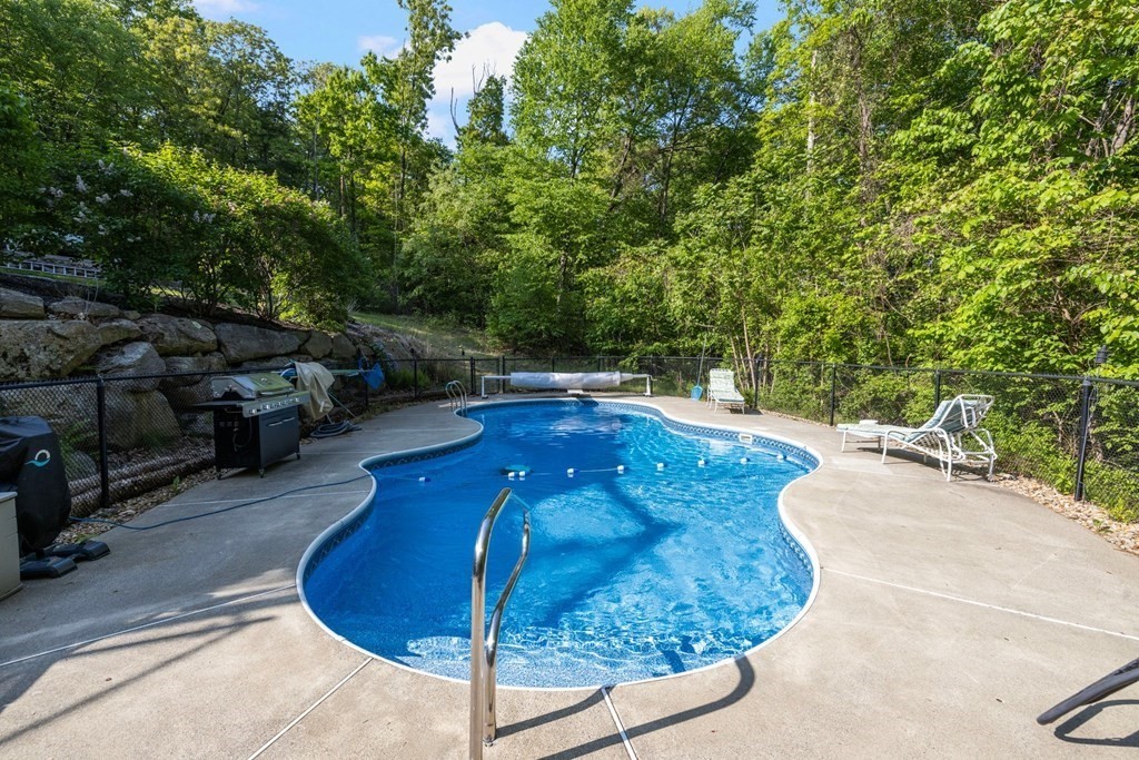531 Fowler Road Northbridge, MA 01534 - Photo 36 of 41