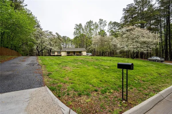 $2,500 | 465 A Dobbs Road, Unit B, Woodstock, GA 30188