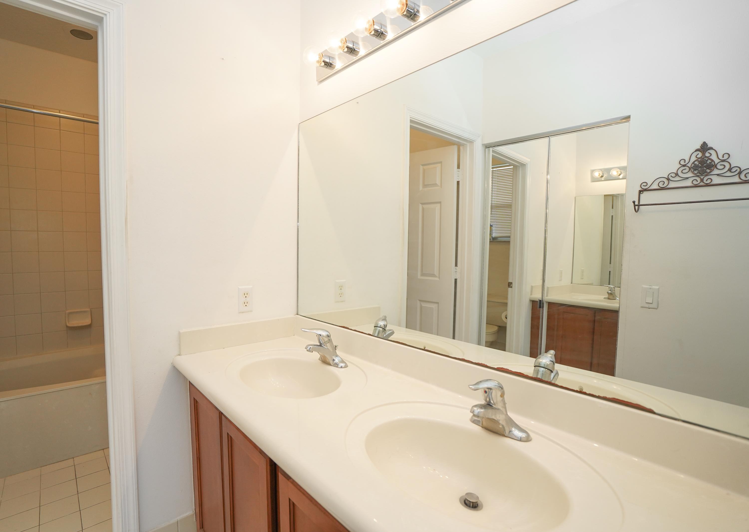 2912 Carvelle Drive Riviera Beach, FL 33404 - Photo 7 of 9 CARVELLE MASTER BATH 6