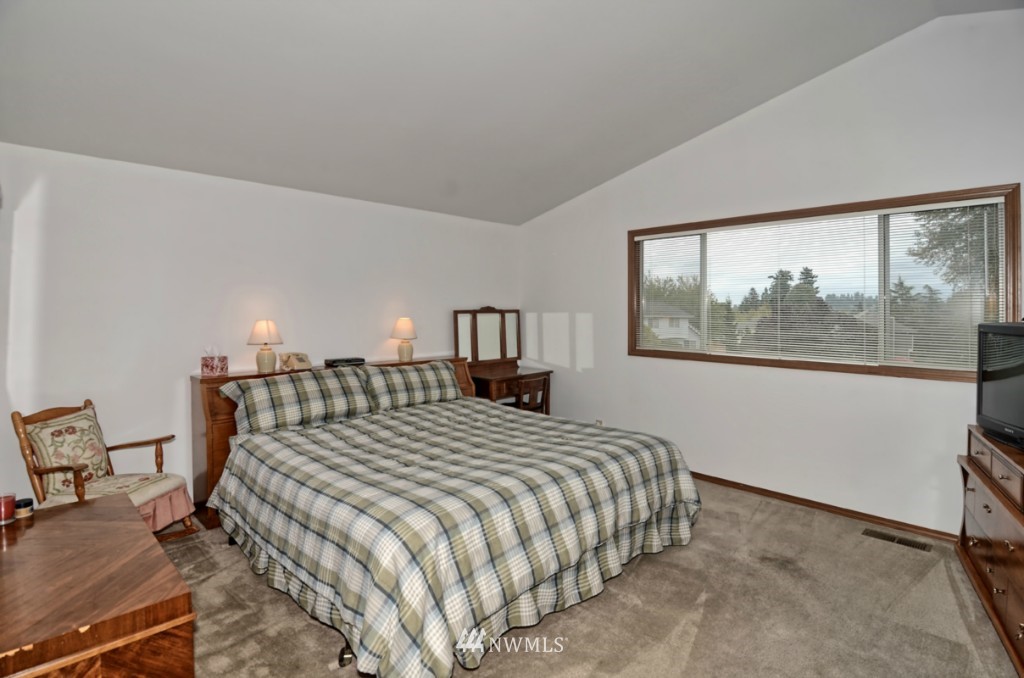 15008 91st Place Northeast Bothell, WA 98011 - Photo 9 of 13 Gallery Image 9
