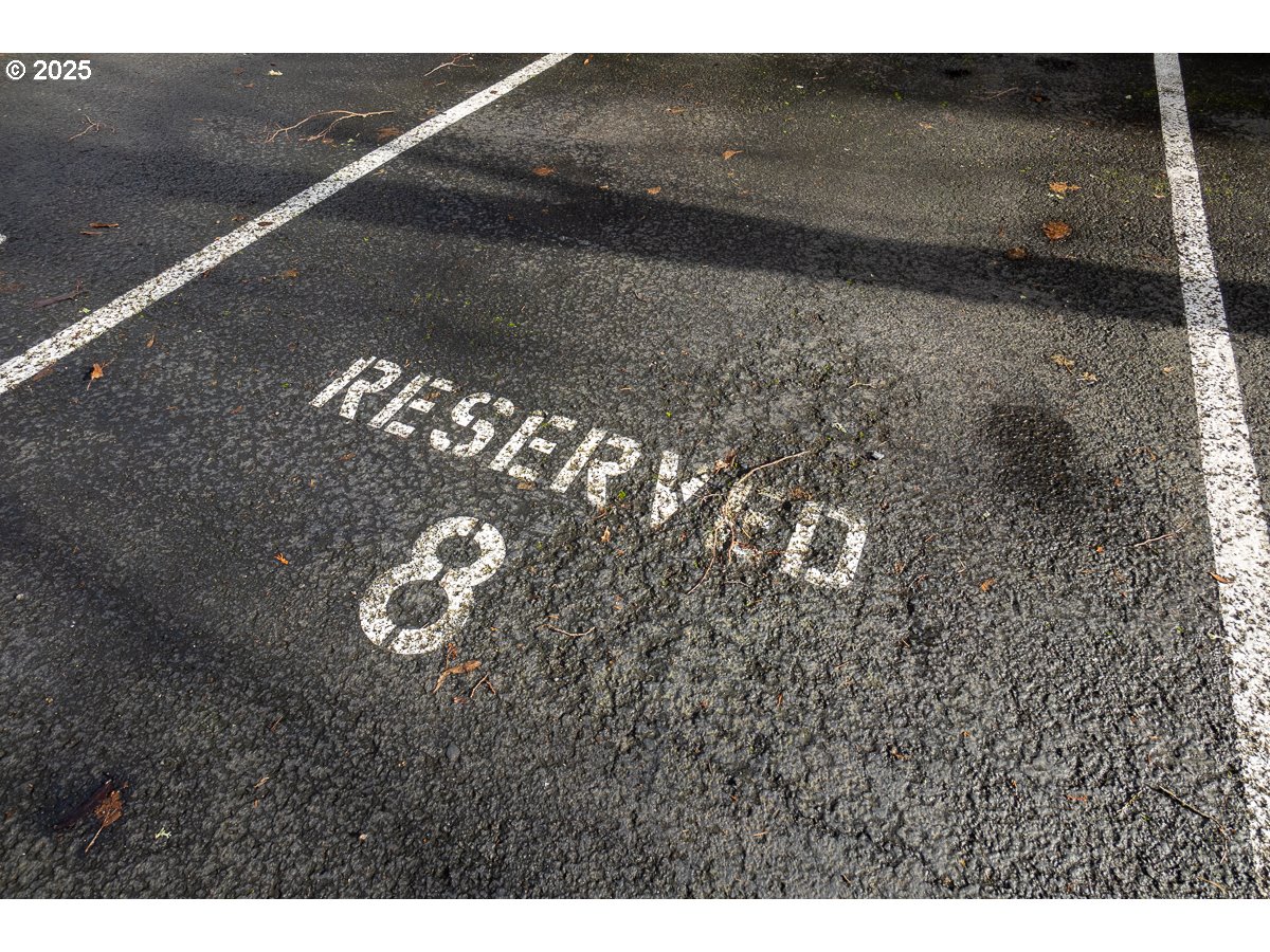 1180 Southwest 170th Avenue, Unit 100 Beaverton, OR 97003 - Photo 28 of 32 a view of water heater
