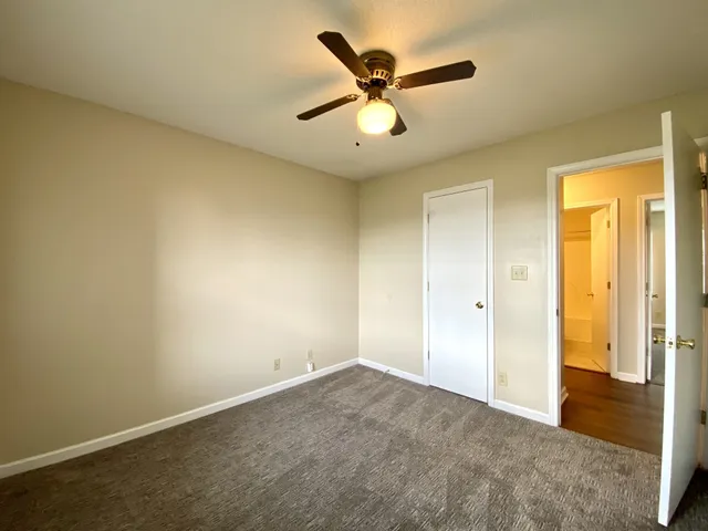 $1,300 | 701 Carbondale Drive, Oak Grove, KY 42262