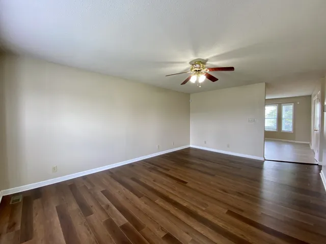 $1,300 | 701 Carbondale Drive, Oak Grove, KY 42262